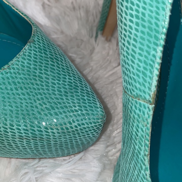 BCBGeneration Teal pumps size 10 - Picture 5 of 9
